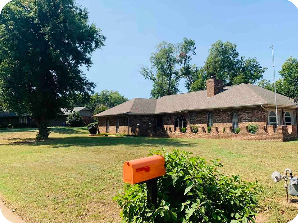 Lovely brick home toward the front of the neighborhood.
