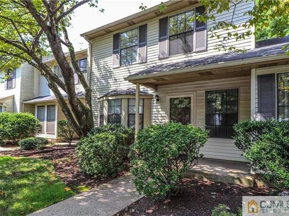 1904 Timber Oaks Rd, Edison, NJ 08820