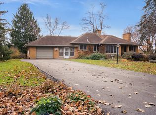 2250 South St, Geneva, IL 60134