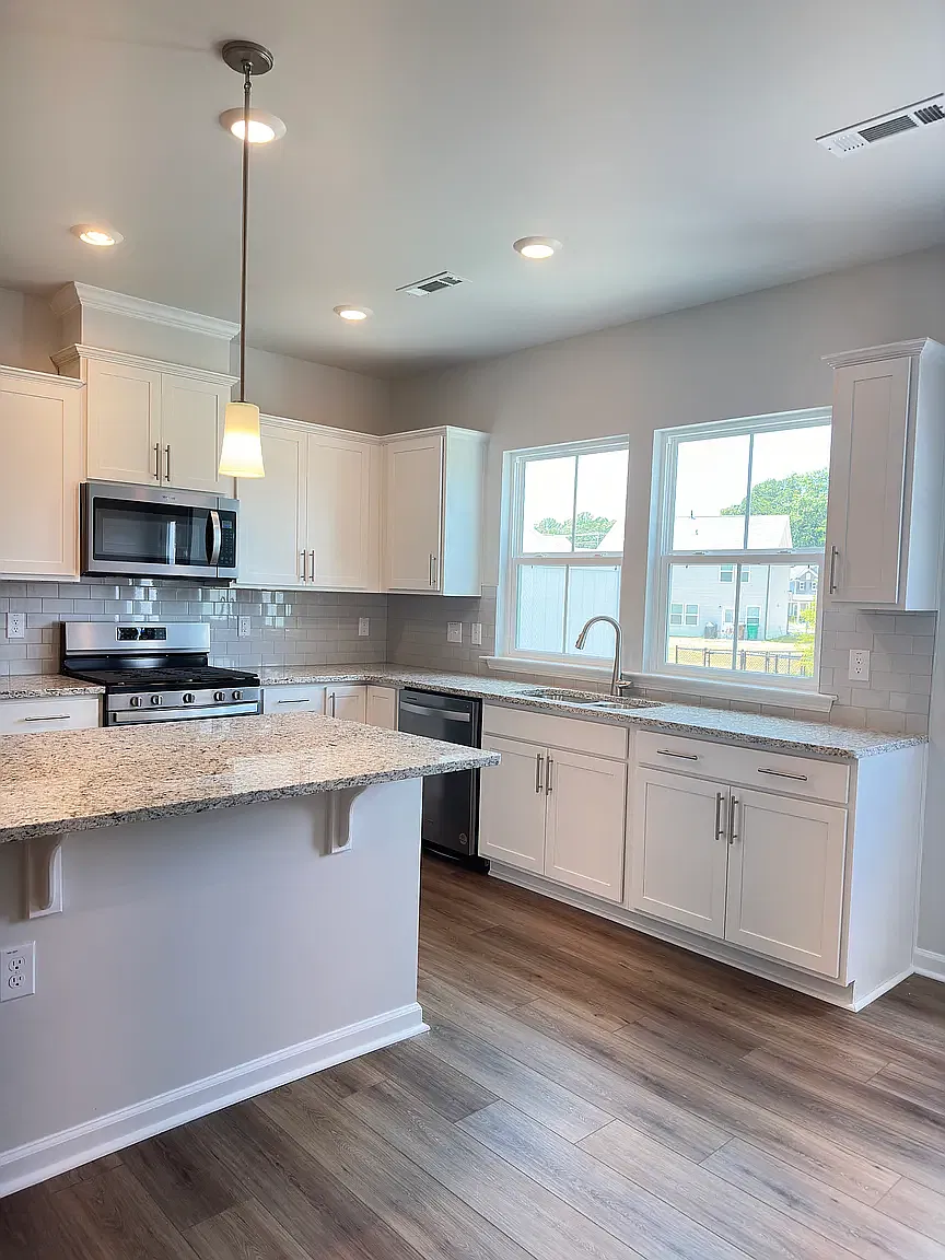 3 bed, 1761 sqft, $1,875 — Photo 2