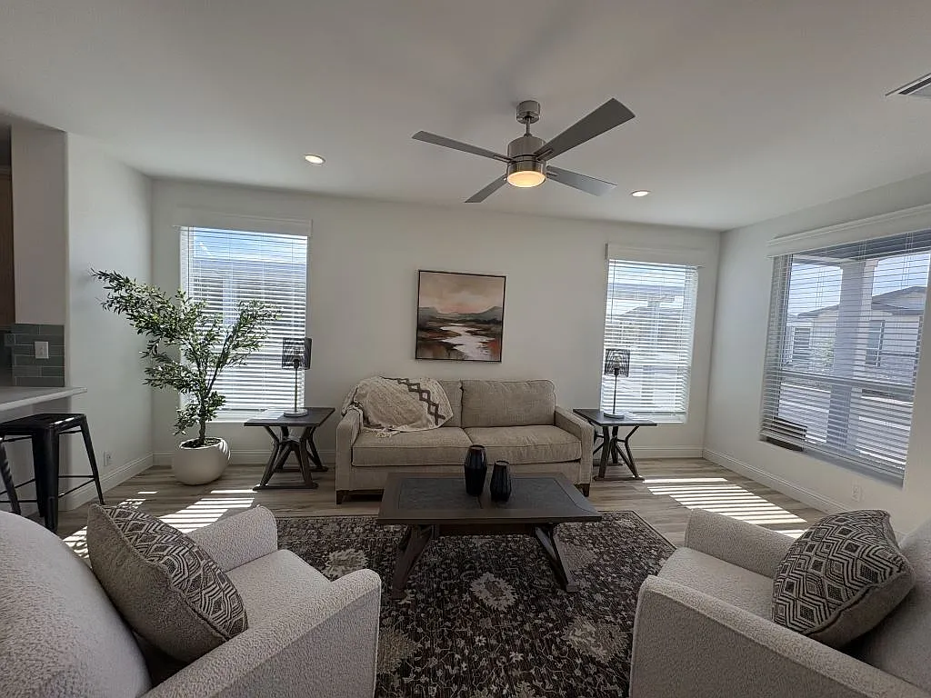 2 bed, 2.0 bath, 1634 sqft, $1,499 — Photo 2