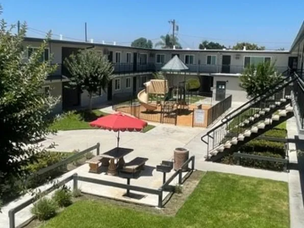 Stonecrest Pointe Apartments, 915 W Orangethorpe Ave APT 42, Fullerton, CA 92832