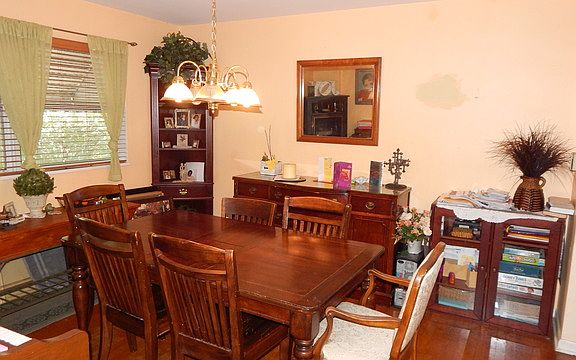 5th image of 318 Asbury Ave