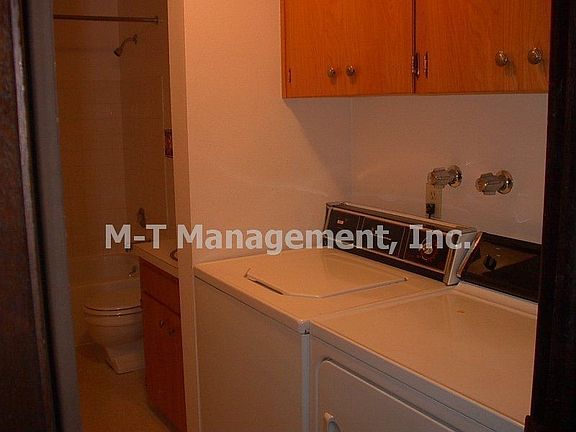 4th image of 205 E Rockwell Ave