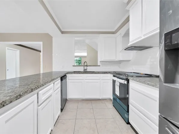 2202 Basket St, Pasadena, TX 77502