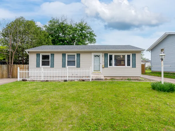 3410 Greenbrier Dr, Bettendorf, IA 52722