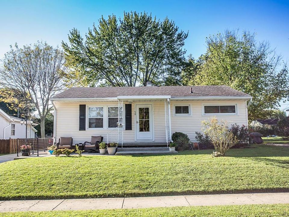 1st image of 30 Westmoor Dr