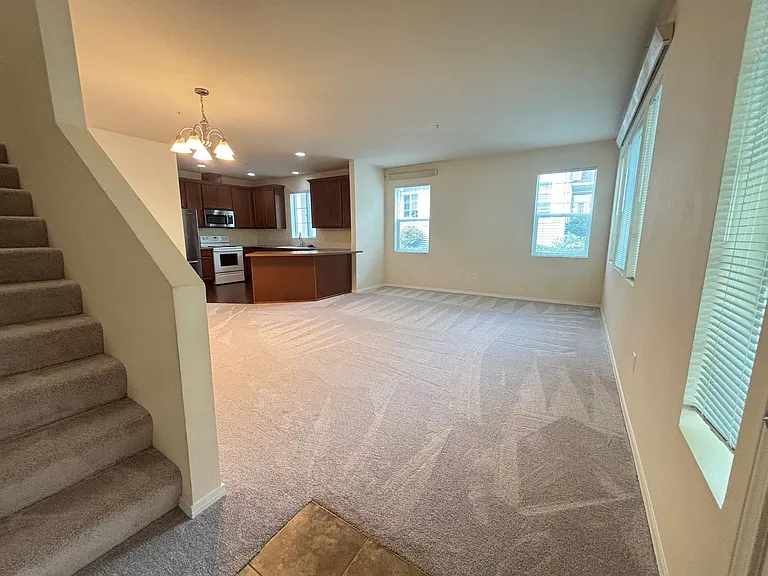 1653 Burnside Pl #B — Photo 2