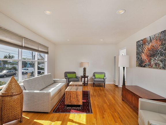5th image of 4716 Iroquois Ave