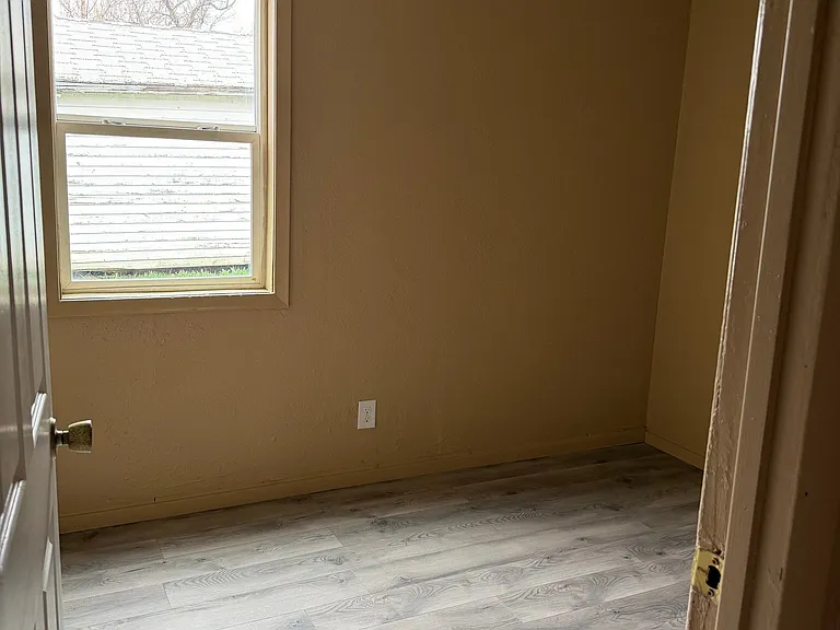 713 S Billings Blvd — Photo 9