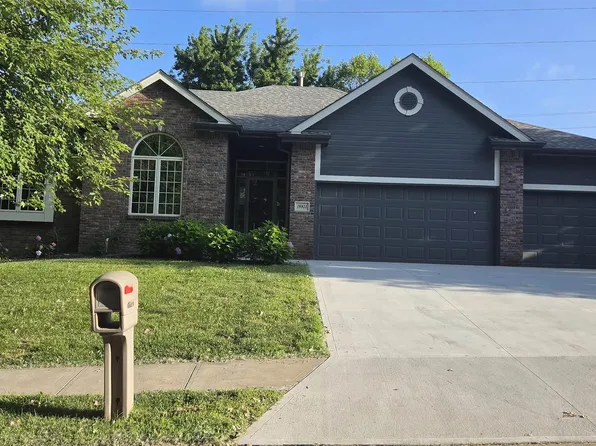 19921 Farnam St, Elkhorn, NE 68022