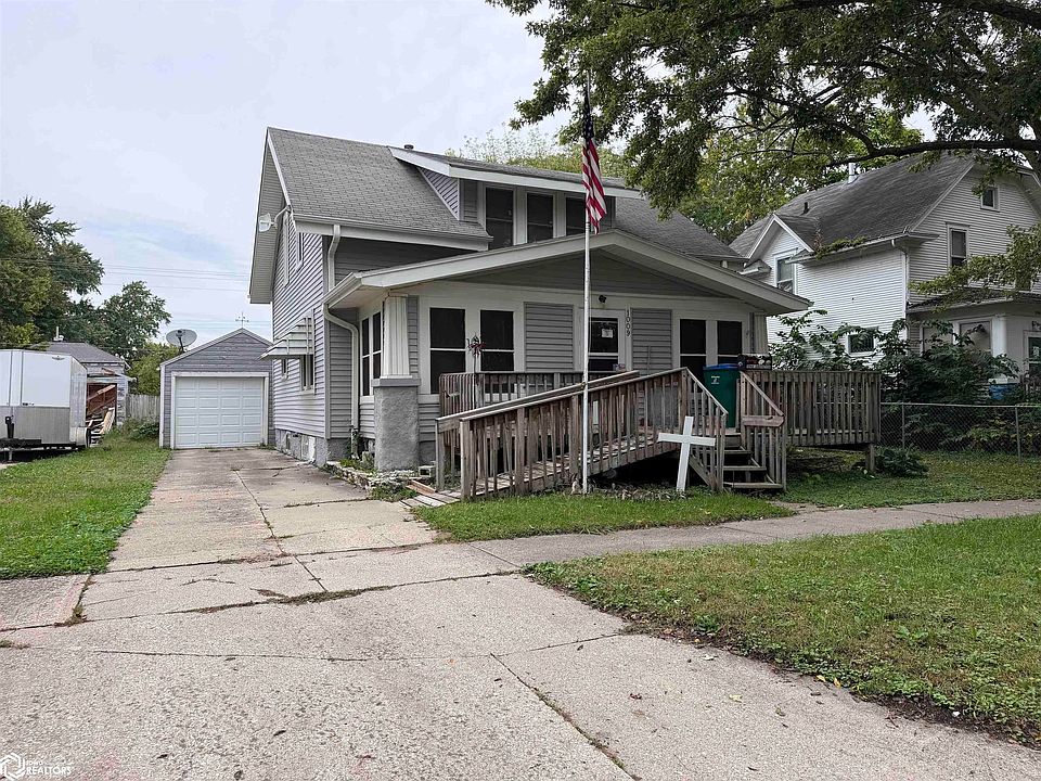 1st image of 1009 Division St