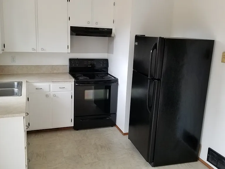4311 Waverly Dr NE — Photo 8