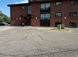 211 Nonquon Rd N #104, Oshawa, ON L1G 3S8