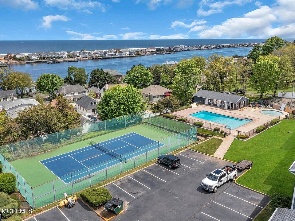 1st image of F 4 Hillside Ct