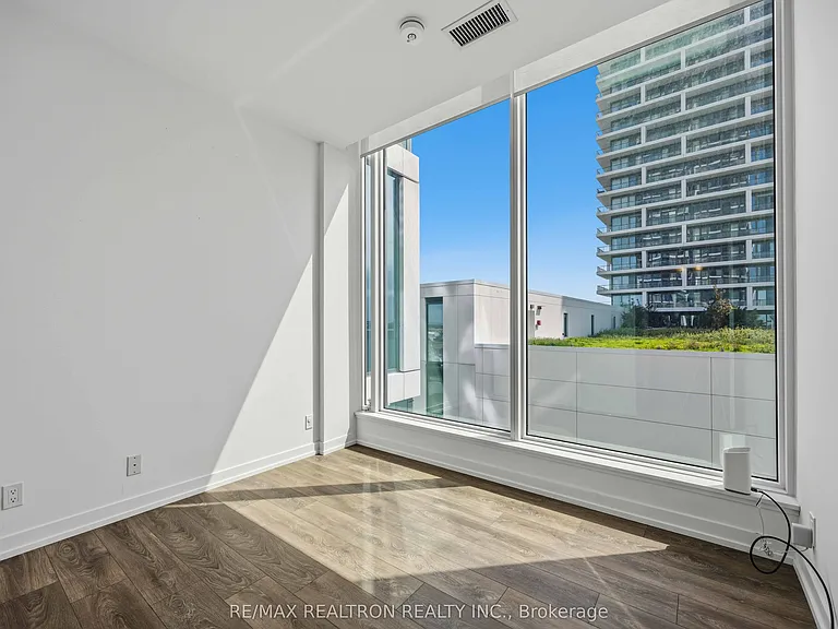 898 Portage Pkwy #903 — Photo 21