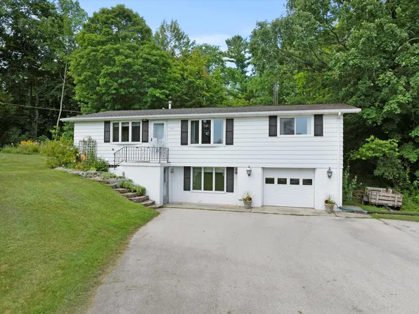963 Laduron DRIVE, Mishicot, WI 54228