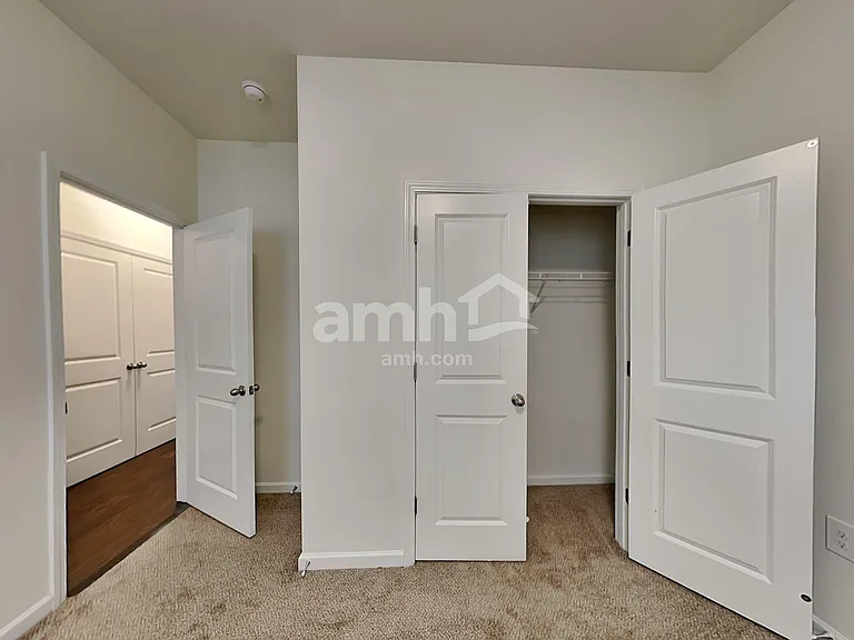 553 Friar Park Ln — Photo 13