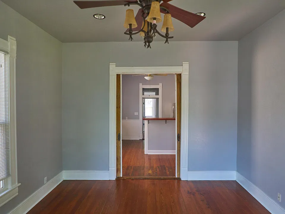 Open Floor Plan w/High Ceilings