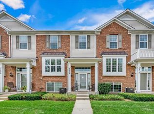 3208 Neubauer Cir, Lindenhurst, IL 60046