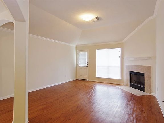 3rd image of 1127 Escambia Way Dr