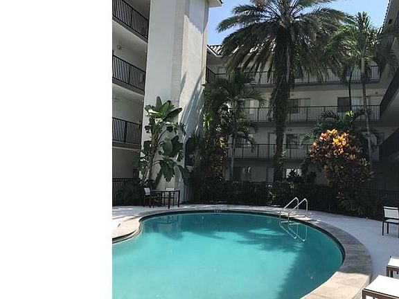 2nd image of 924 SE 2nd St APT 35