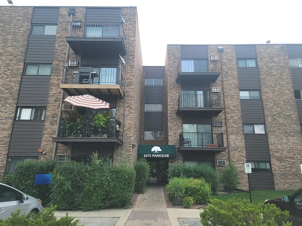 8970 N Parkside Ave #304