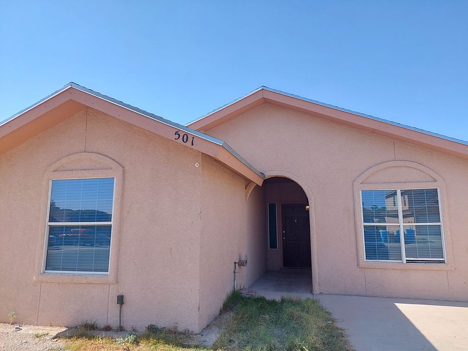 1st image of 501 Valle Cromo Way