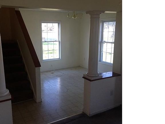 3rd image of 2716 Selden St