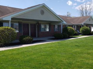 1127 W 15th St APT 8, Auburn, IN 46706