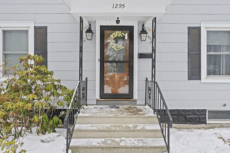 4th image of 1295 Myron Street