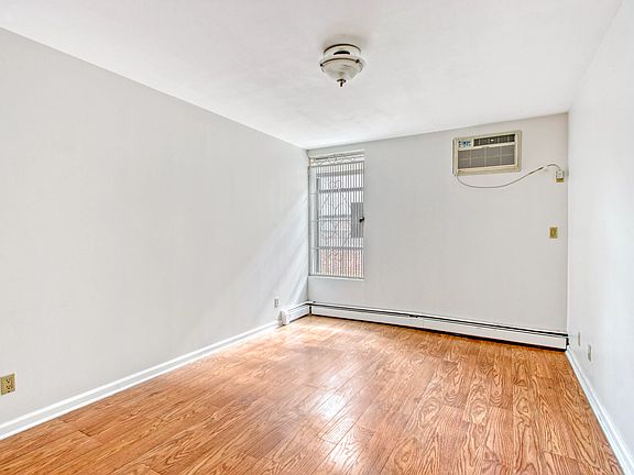 5th image of 510 Ocean Pkwy APT 3G