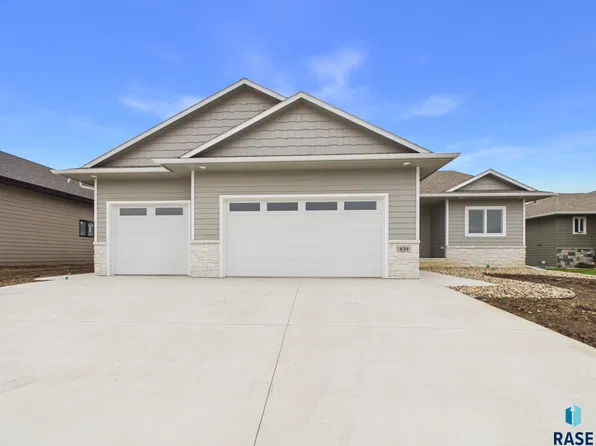 839 Yuzina Ave, Harrisburg, SD 57032