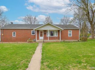28 Washington Pl, Edwardsville, IL 62025