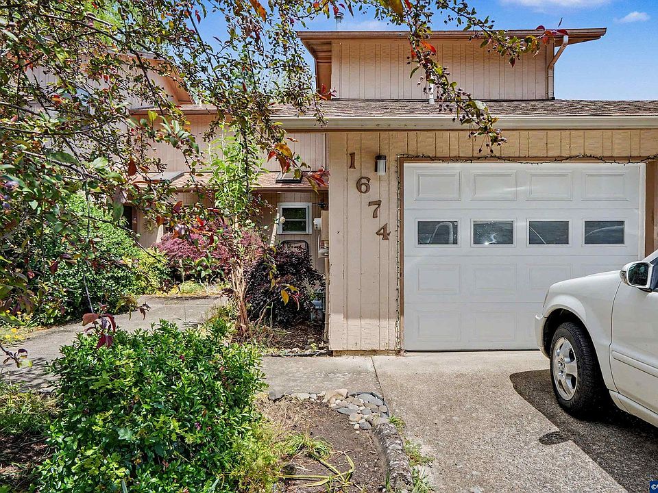 1st image of 1674 SW Country Club Pl