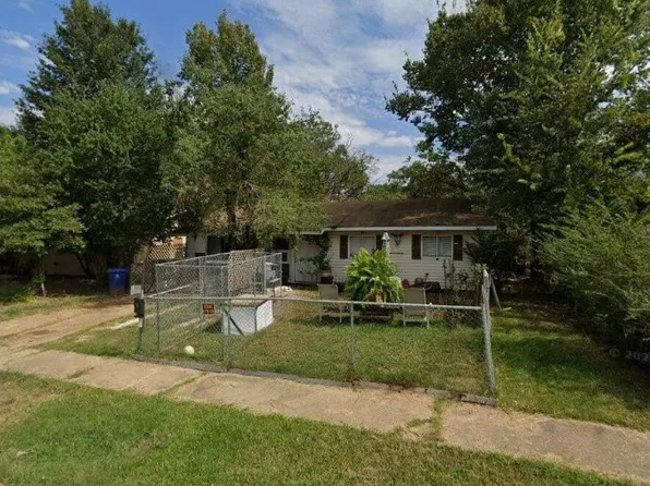 8411 David Dr, Shreveport, LA 71106