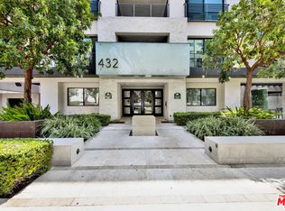432 N Oakhurst Dr APT 402, Beverly Hills, CA 90210