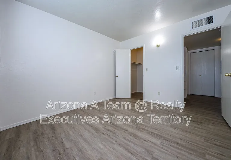 312 E 24th St #3 — Photo 12