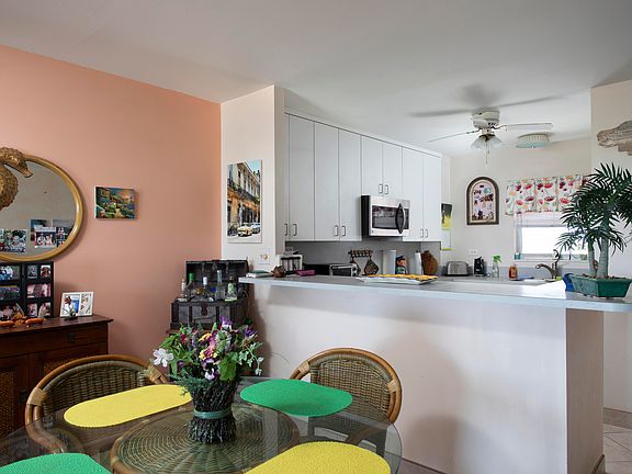 5th image of 2601 S Roosevelt Blvd APT 403A