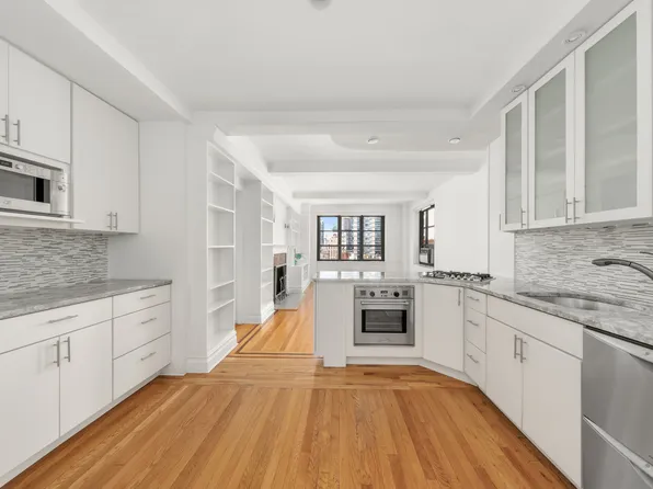 235 East 22nd Street image 5 of 10