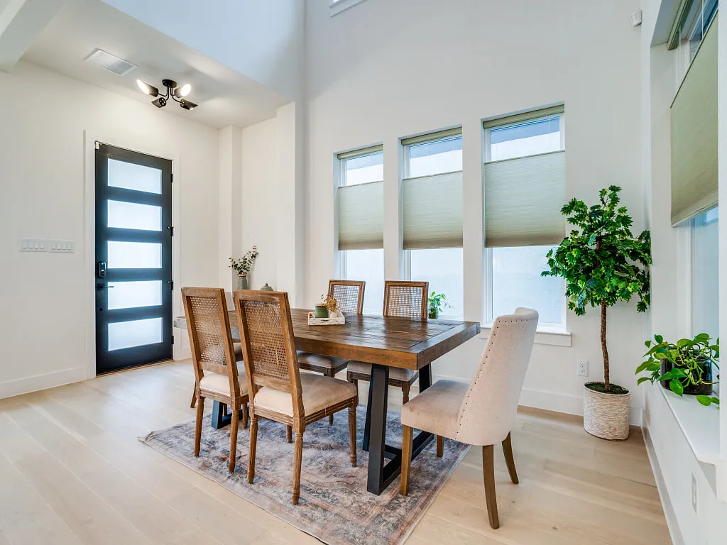 5 bed, 4.5 bath, 3224 sqft, $4,800 — Photo 3