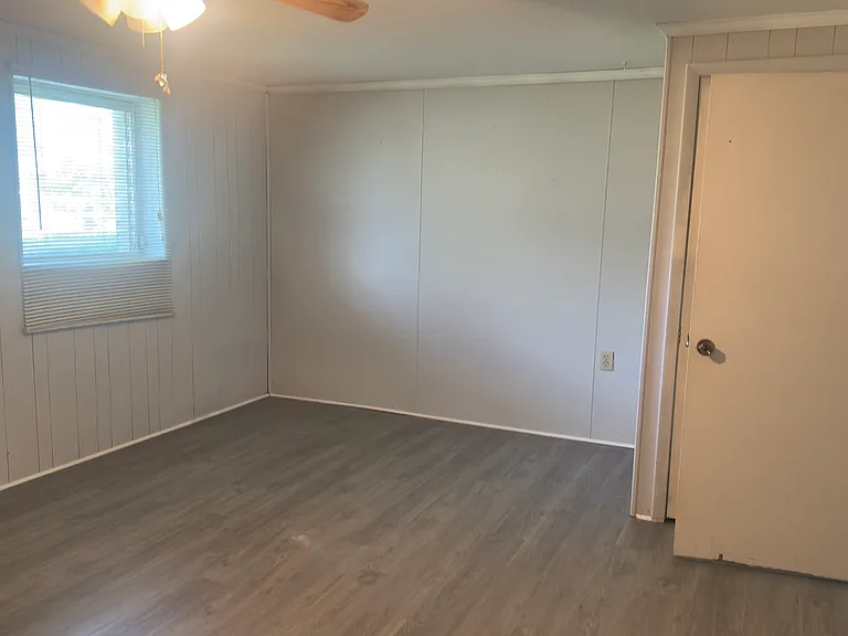 702 Belaire Dr — Photo 5