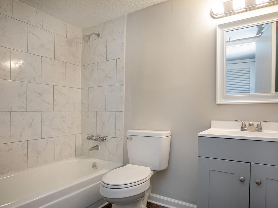 1st image of 1425 E Park Ave #8