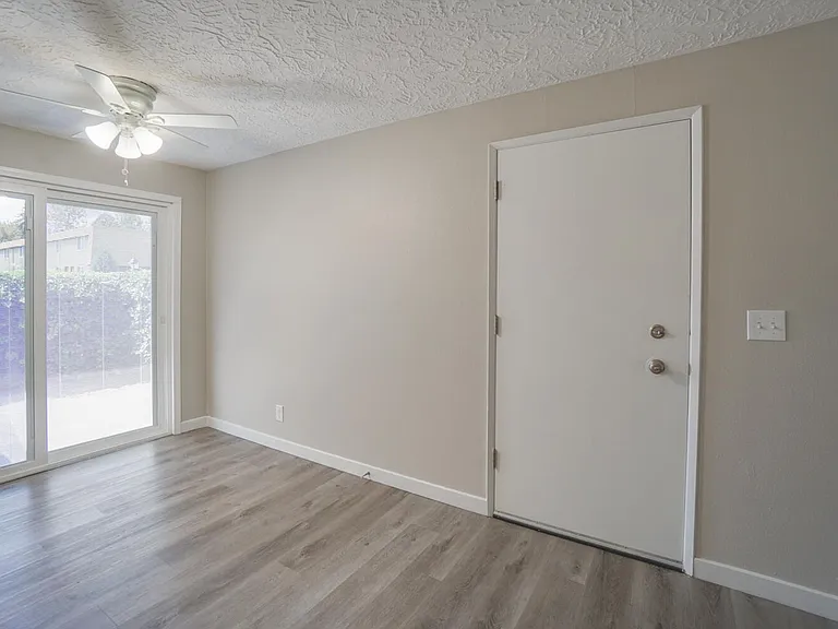 Quailwood Apartments — Photo 9