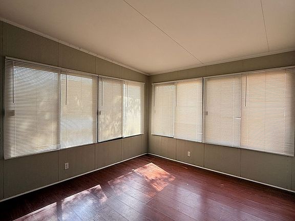 5th image of 1304 Kemp Blvd