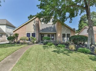6602 Castle Lane Dr, Houston, TX 77066