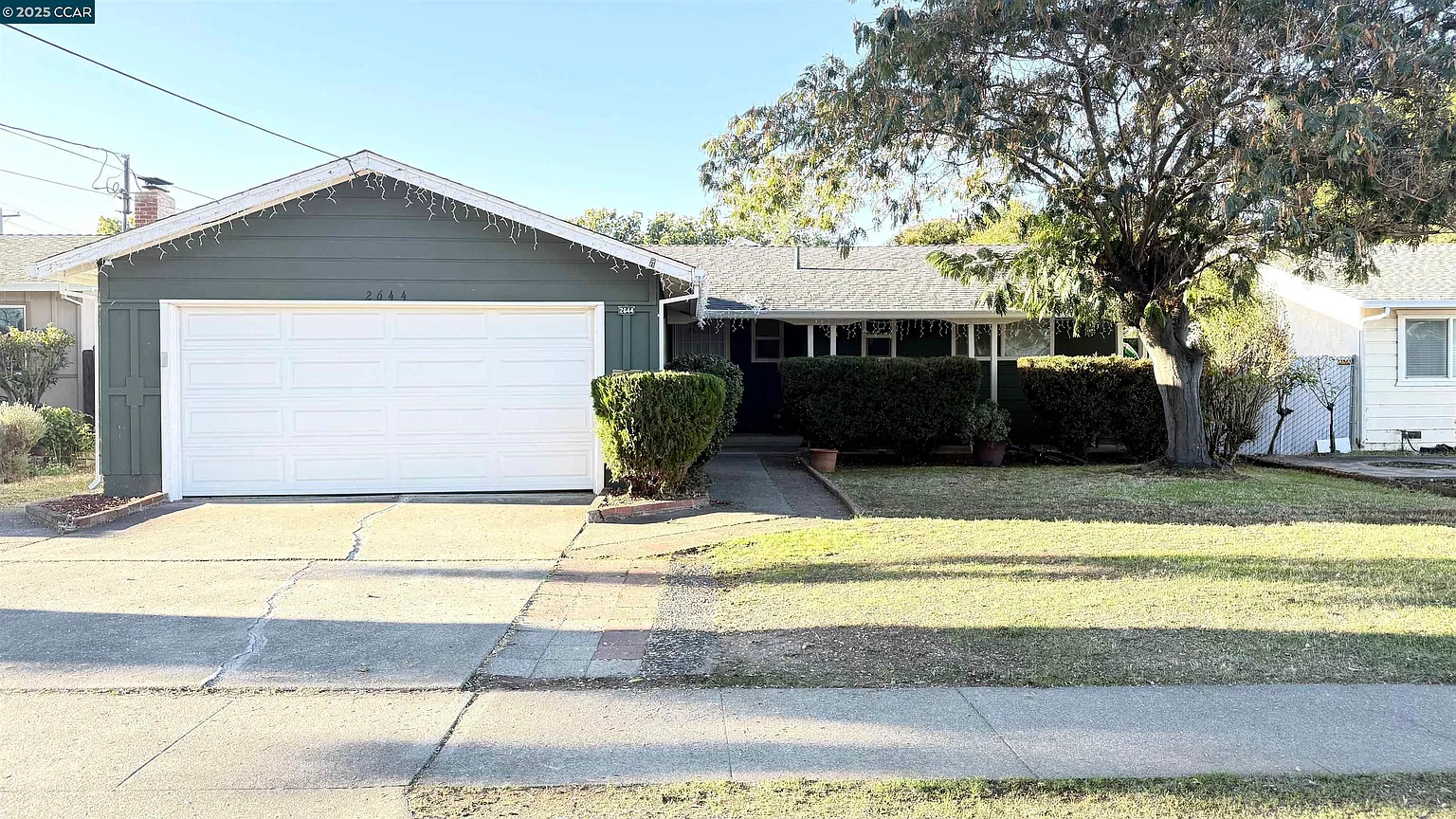 2644 E Olivera Rd photo 1