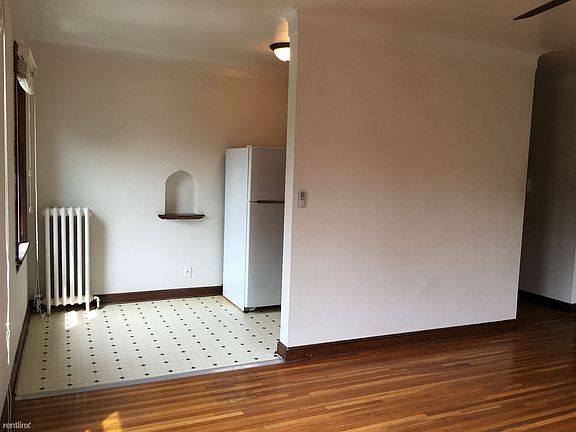 1631C 202 Dining:Entry