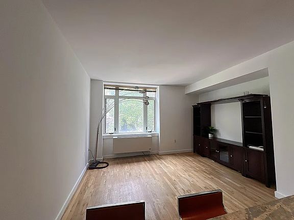 5th image of 502 9th Ave #2DD