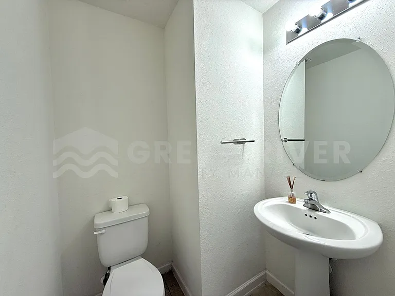 8704 Lake George Cir W — Photo 14